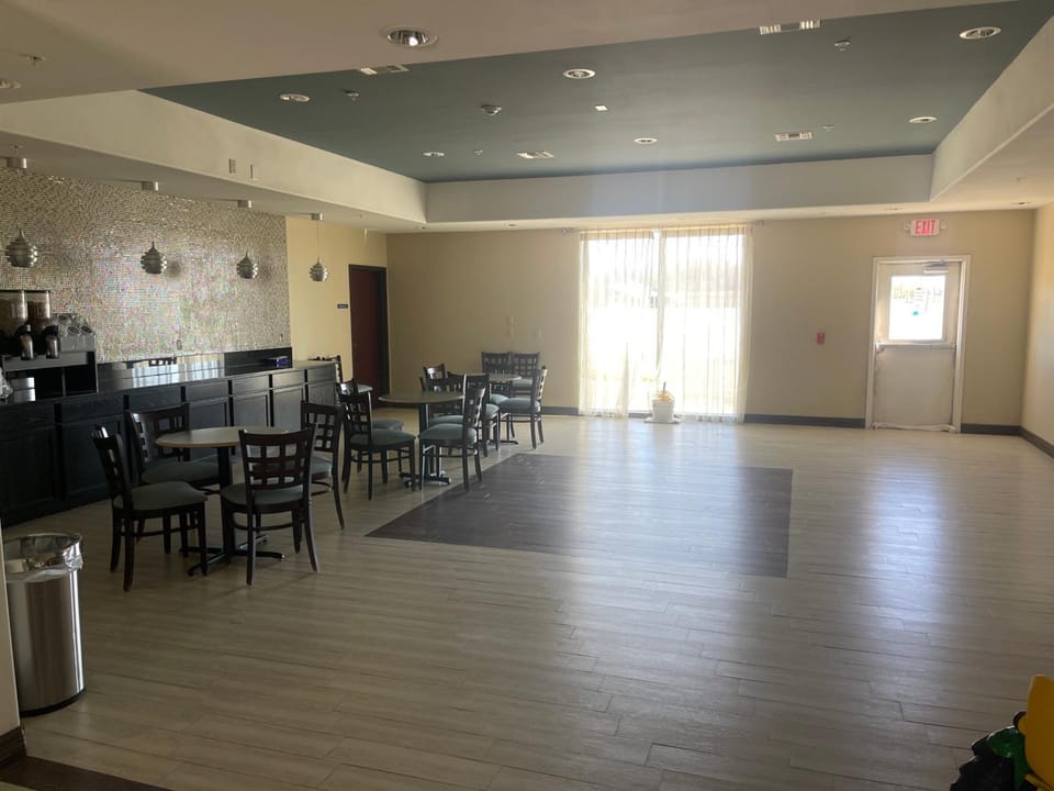 La Plaza Inn and Suites - Freer TX Hotel in Rio Grande