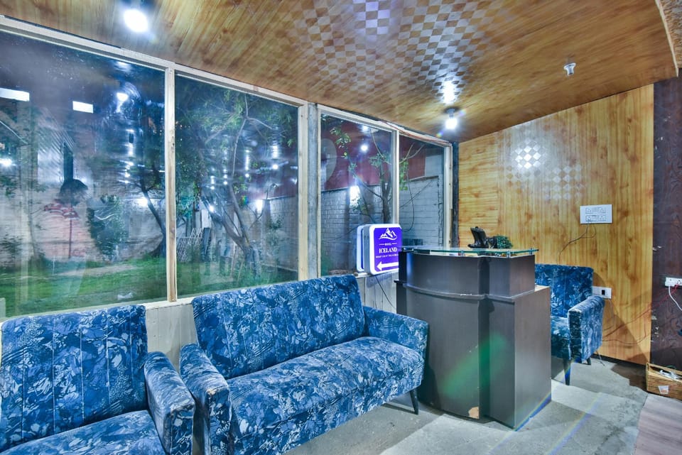 The Iceland Hotel Srinagar Hotel in India