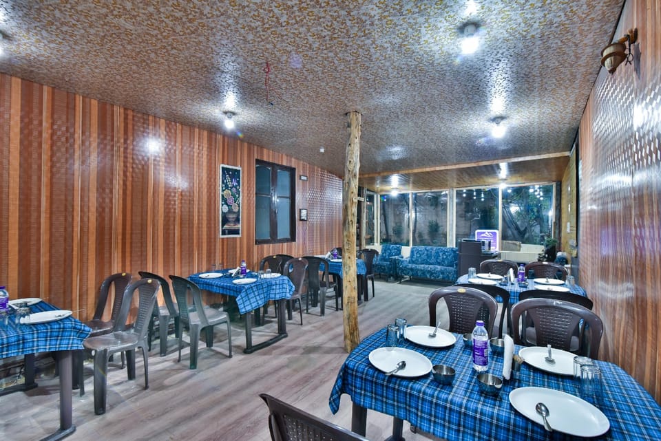 The Iceland Hotel Srinagar Hotel in India