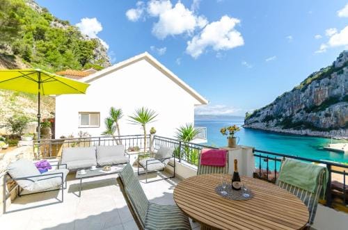 Apartments Apollo Stiniva Hotel in Dubrovnik-Neretva County