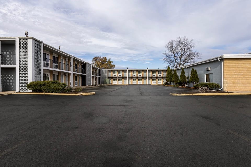 Super 8 by Wyndham Rockford South Hotel in Rockford