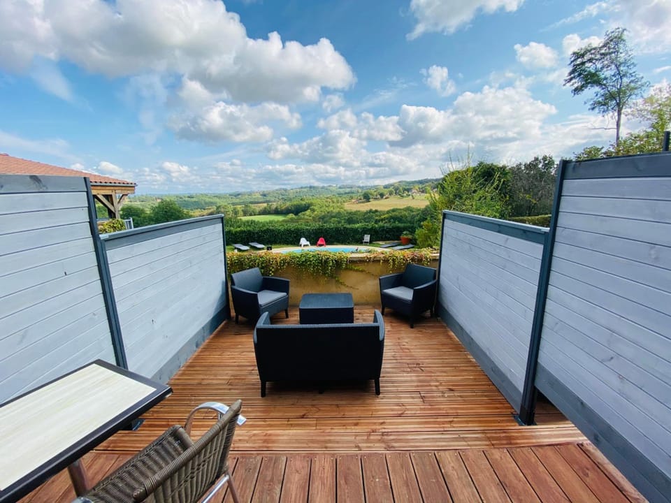 Aux Cypres de Marquay Hotel in Nouvelle-Aquitaine