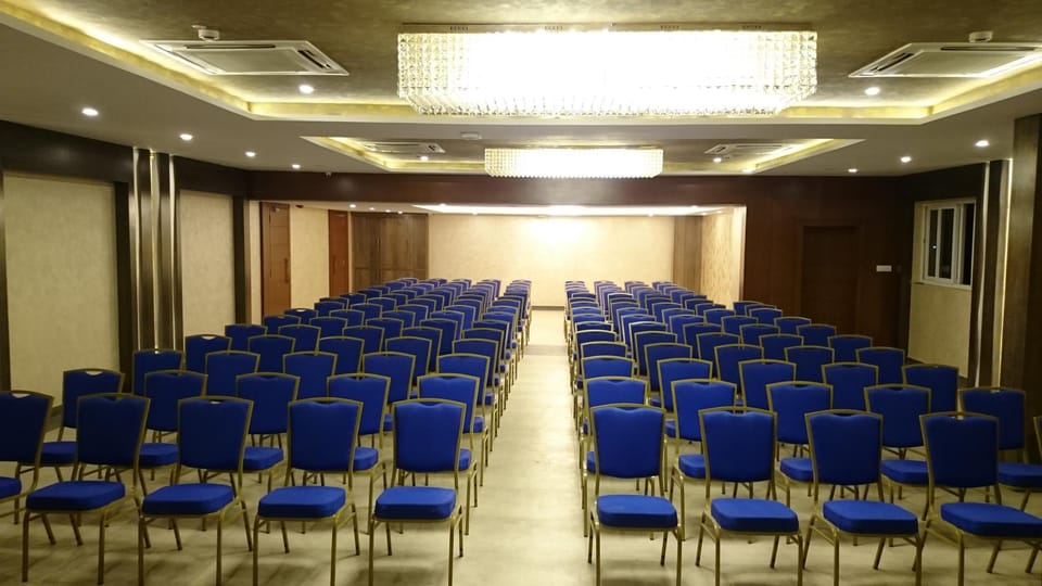 Mango Hotels Naveen Hotel in Karnataka