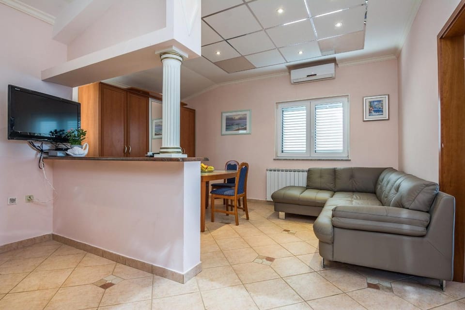 Apartments Weiss Hotel in Zadar County