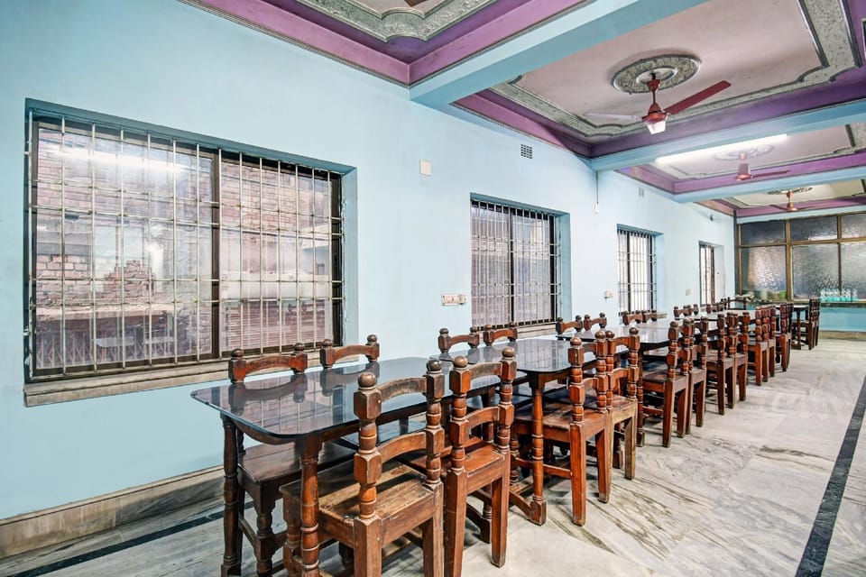 SPOT ON Hotel Royal Hotel in West Bengal