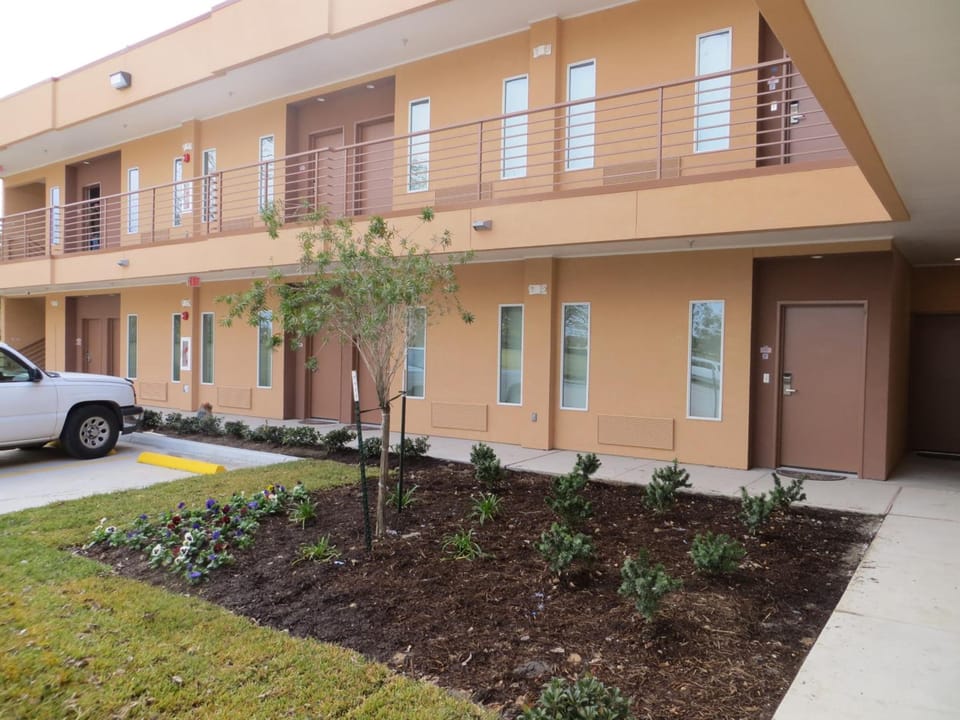 Crystal Inn - Sugarland Inn in Houston