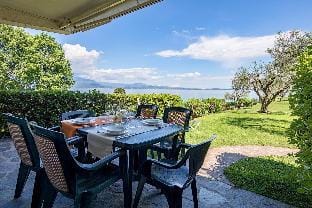 San Sivino 55 con piscina by Wonderful Italy Hotel in Manerba del Garda