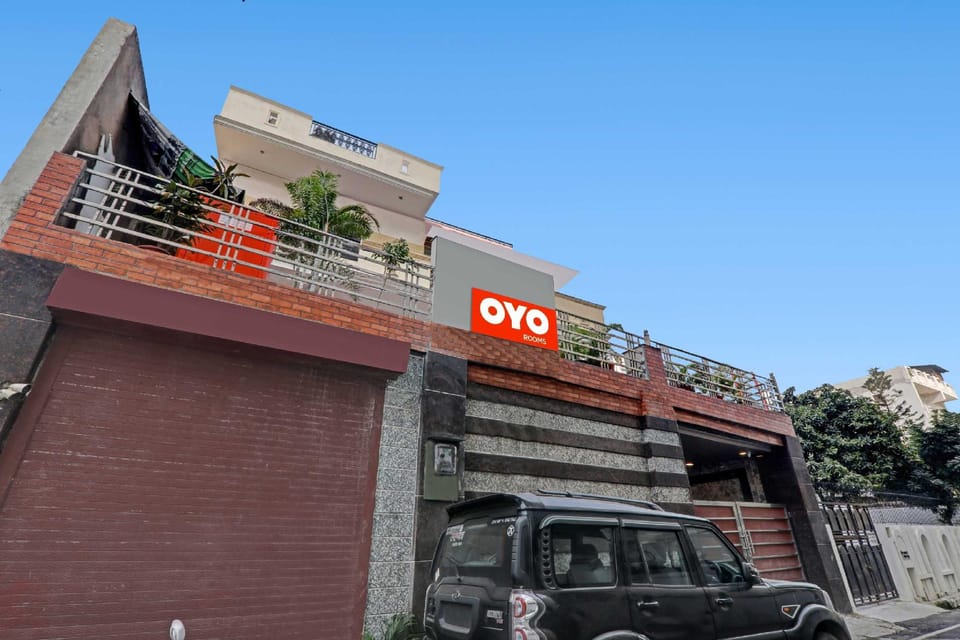 Hotel O 704048 Hotel Wills international Hotel in Lucknow