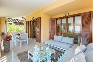 Dulcamara con piscina by Wonderful Italy Hotel in Lake Garda