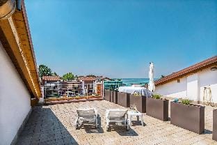Borgo Gasparina A23 con piscina by Wonderful Italy Hotel in Lake Garda