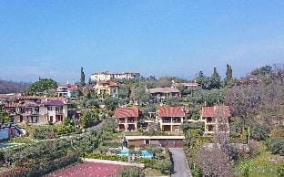 Le Ortensie 1 Apartment by Wonderful Italy Hotel in Lake Garda