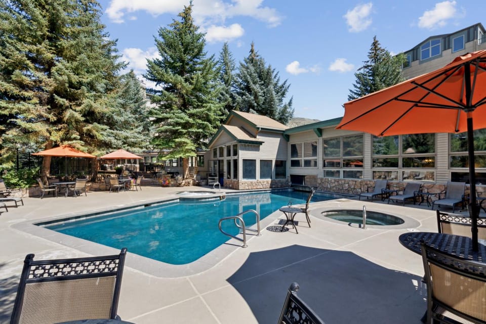 Falcon Point Apartment hotel in Avon