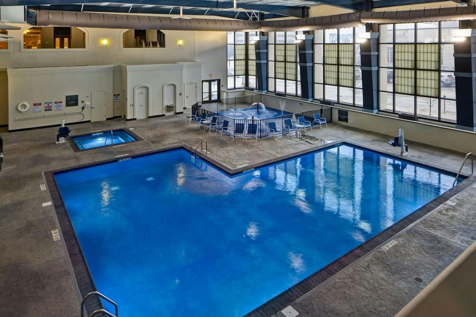 Four Points by Sheraton Peoria Hotel in East Peoria