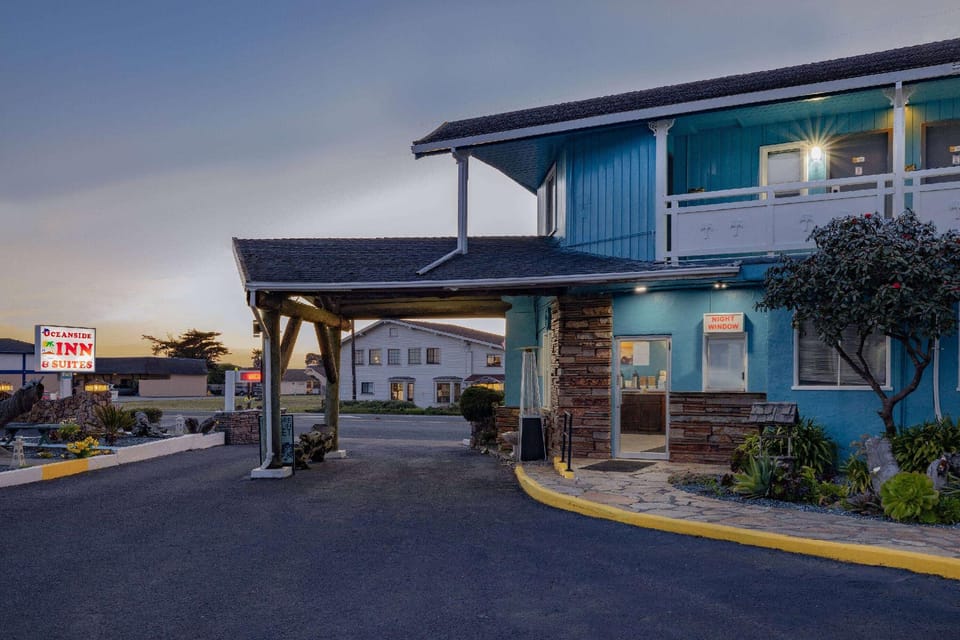 Oceanside Inn & Suites, a Days Inn by Wyndham Hotel in Fort Bragg