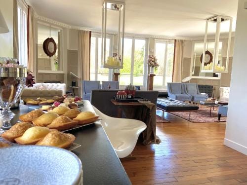 L’oree du bois des rois Hotel in Fontainebleau