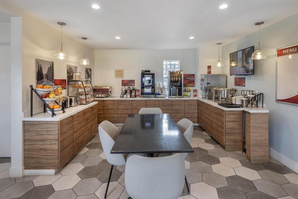 Best Western Plus Executive Suites Hotel in Atherton