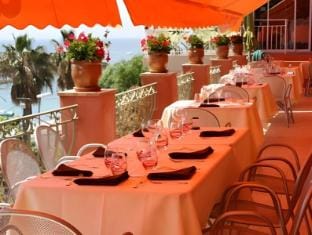 Les Galets Hotel et B&B Hotel in Sanary-sur-Mer