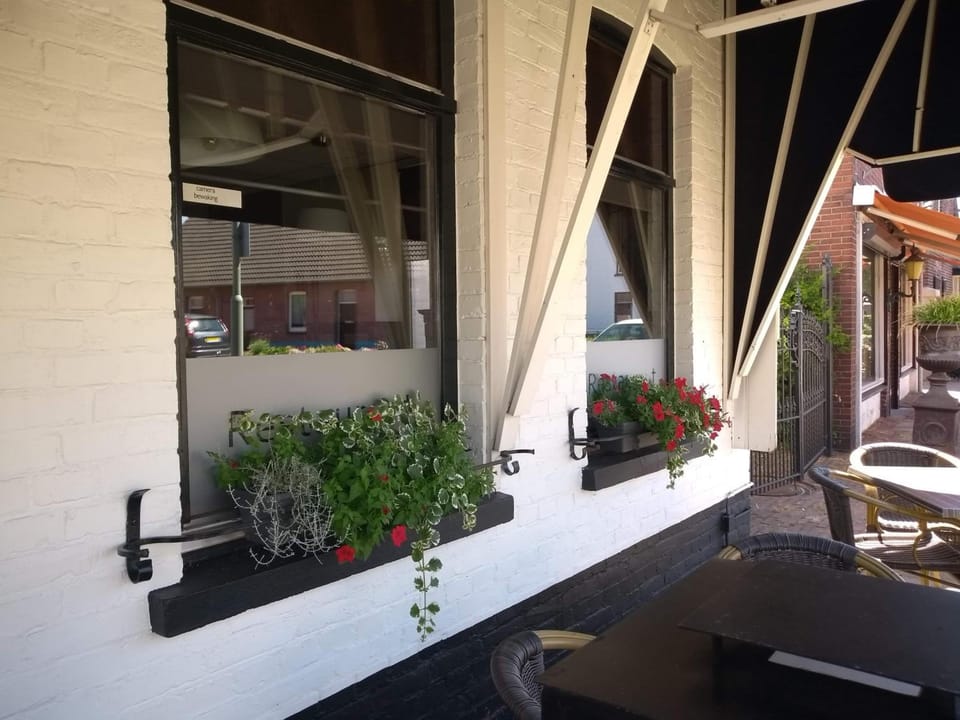 Hotel Restaurant Roerdalen Hotel in Limburg (province)