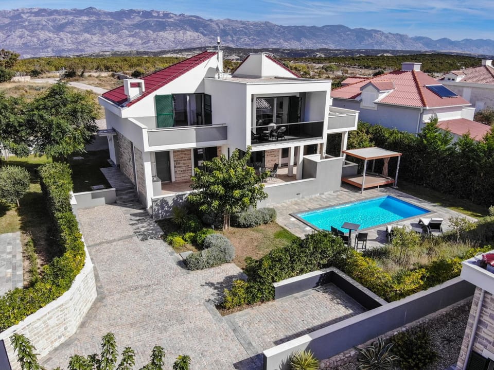 Villa Flavia and Alba - Private Pool Hotel in Novalja