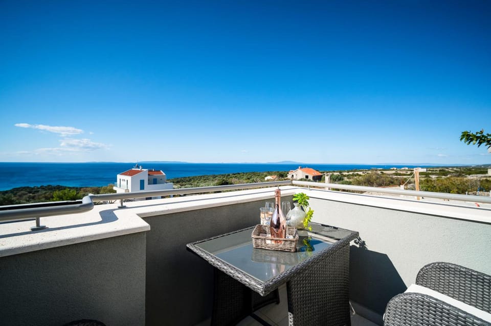 Villa Dana & Thalia - Private Pool Hotel in Novalja