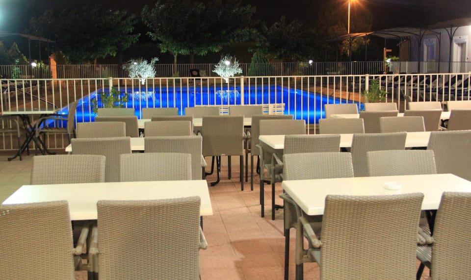 Hotel Saint Louis Hotel in Le Thor