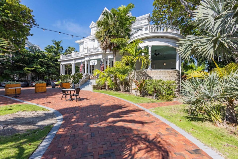 Classic King- Curry Mansion with Heated Pool! Inn in Key West