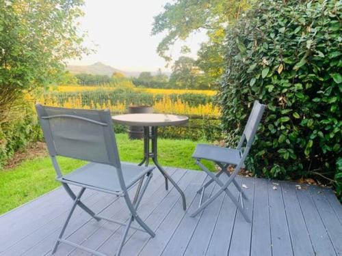 Countryside Retreat Loft Apartment Hotel in Crucorney