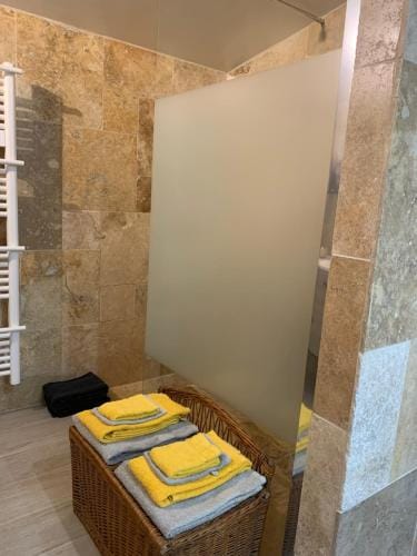 Standing duplex FULL Equipements ideal moyen sejours Hotel in Le Thor