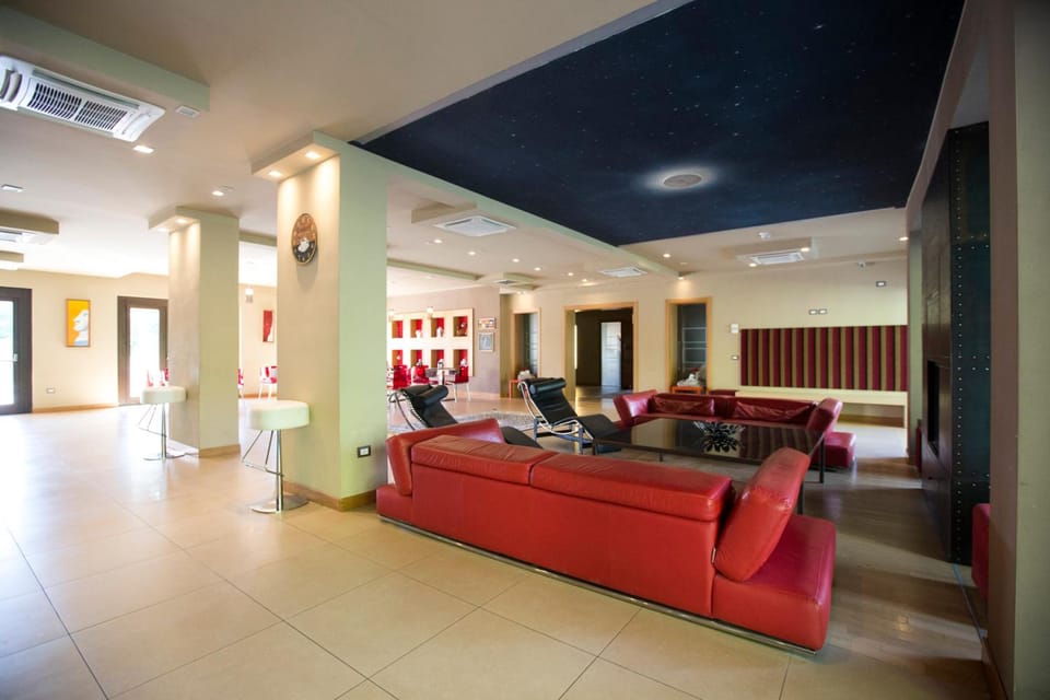Shared lounge/TV area