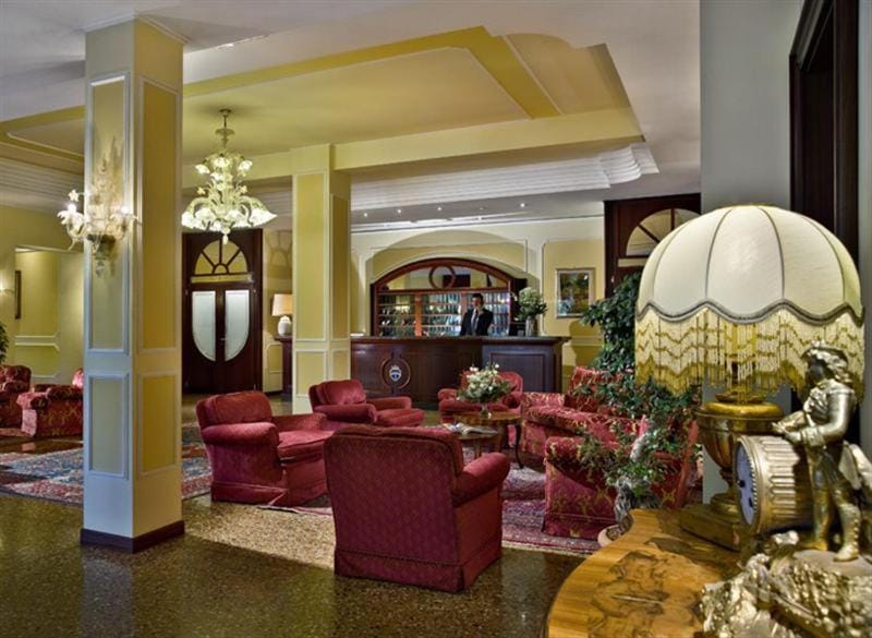 Bar/lounge