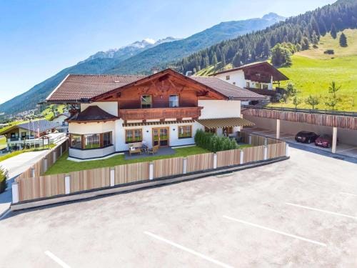 Apartment in Neustift near Ski Lift Hotel in Neustift im Stubaital