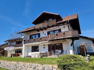 Garden Apartment in Wildsteig Hotel in Tyrol