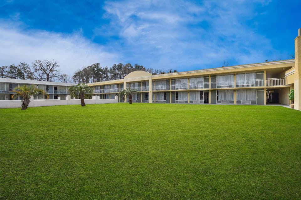 Quality Inn Yemassee - Point South I-95 Hotel in Jasper County
