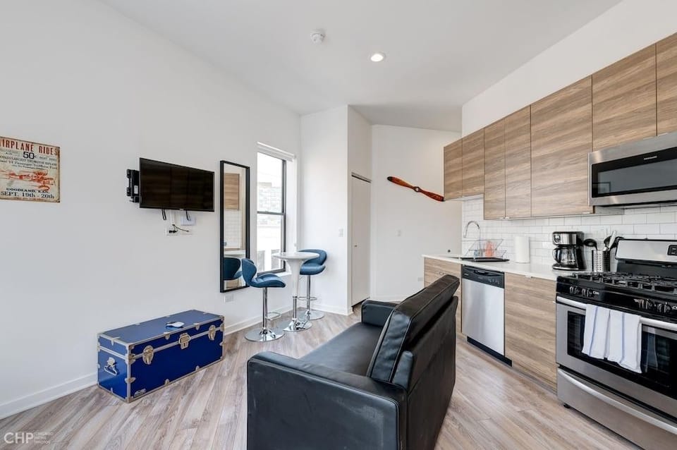 Chicago Third Floor Studio by 747 Lofts Hotel in Chicago