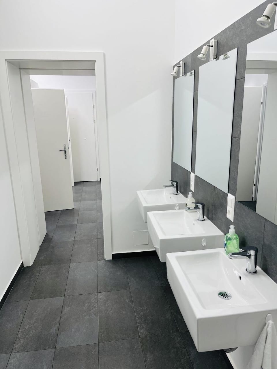 Space Home Apartment - Prater Hostel in Vienna