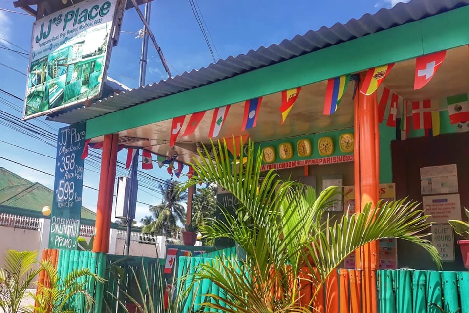 OYO 928 Jjâ€™s Place Hotel in Central Visayas