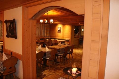 Hotel & Restaurant Diana Hotel in Saanen