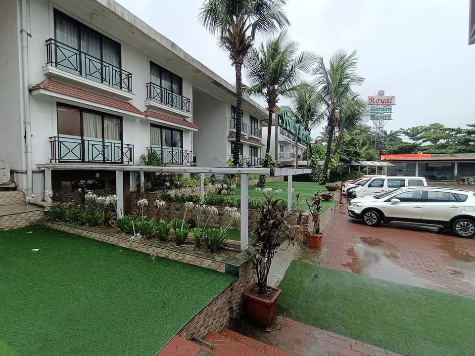 ROYAL GARDEN RESORT Hotel in Maharashtra