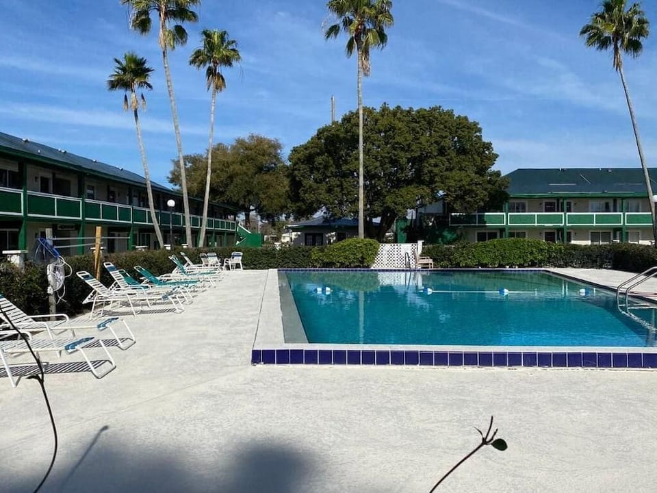 Inn On The Green Florida Hotel in Eustis