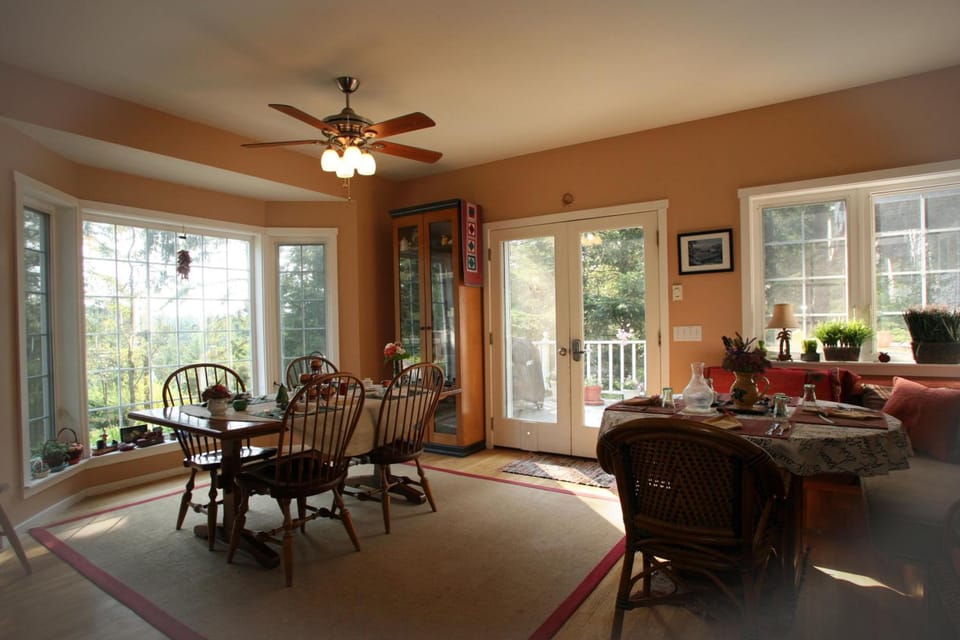 Inn to the Woods Hotel in San Juan Island