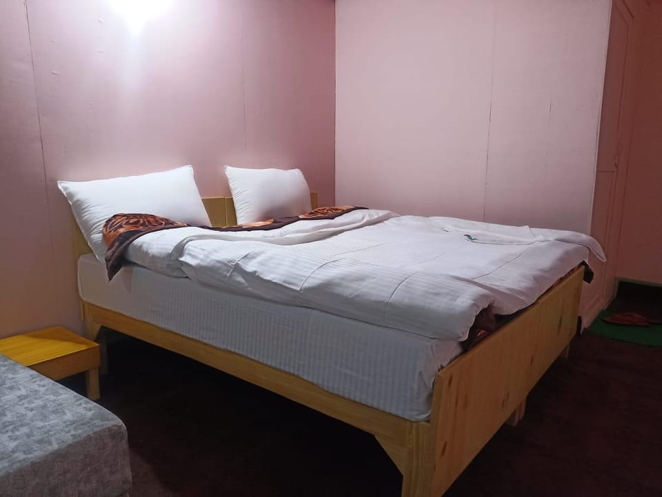 Moonland Cottage Pangong Hotel in India