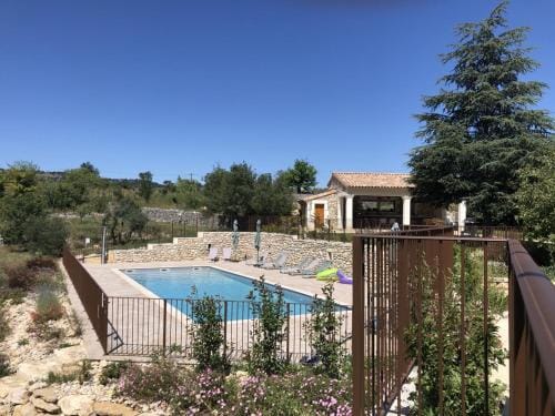 Chambre d'hotes Bambou- A l'Ombre des Tilleuls Hotel in Provence-Alpes-Côte d'Azur