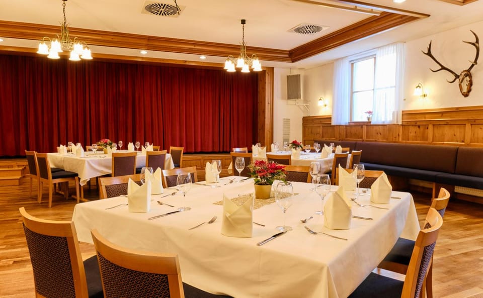 Hotel Restaurant Waldhorn Holzgerlingen Hotel in Baden-Württemberg