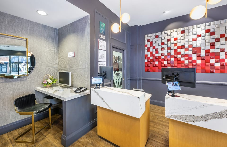 Quality Inn & Suites Hotel in Vancouver