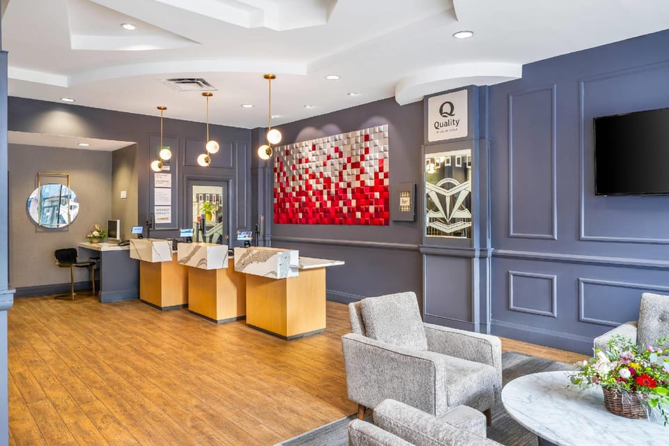 Quality Inn & Suites Hotel in Vancouver