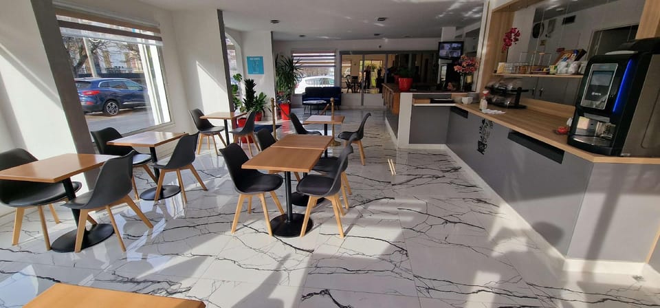 KYRIAD DIRECT ARPAJON Hotel in Île-de-France