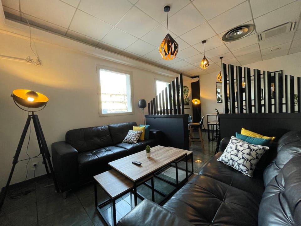 Shared lounge/TV area