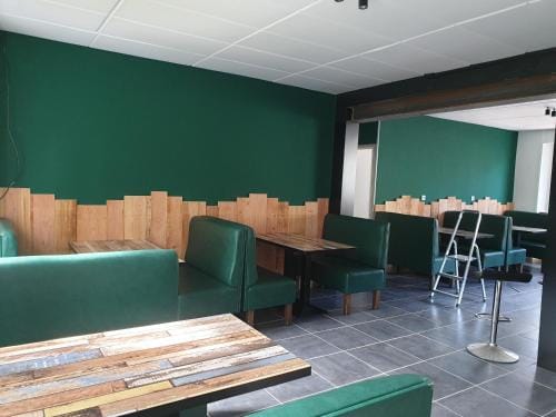sas Road Runner Cafe Hotel in Auvergne-Rhône-Alpes