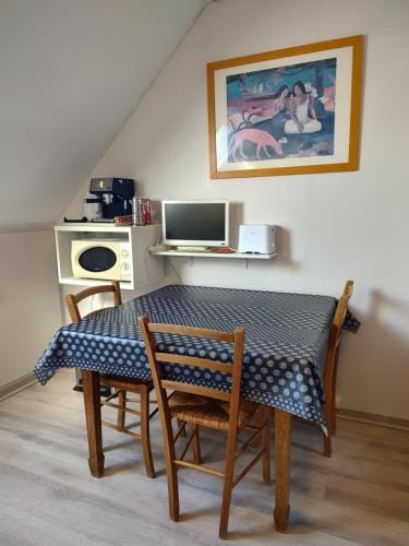 Studio au 2e etage de notre maison de ville Hotel in Caen