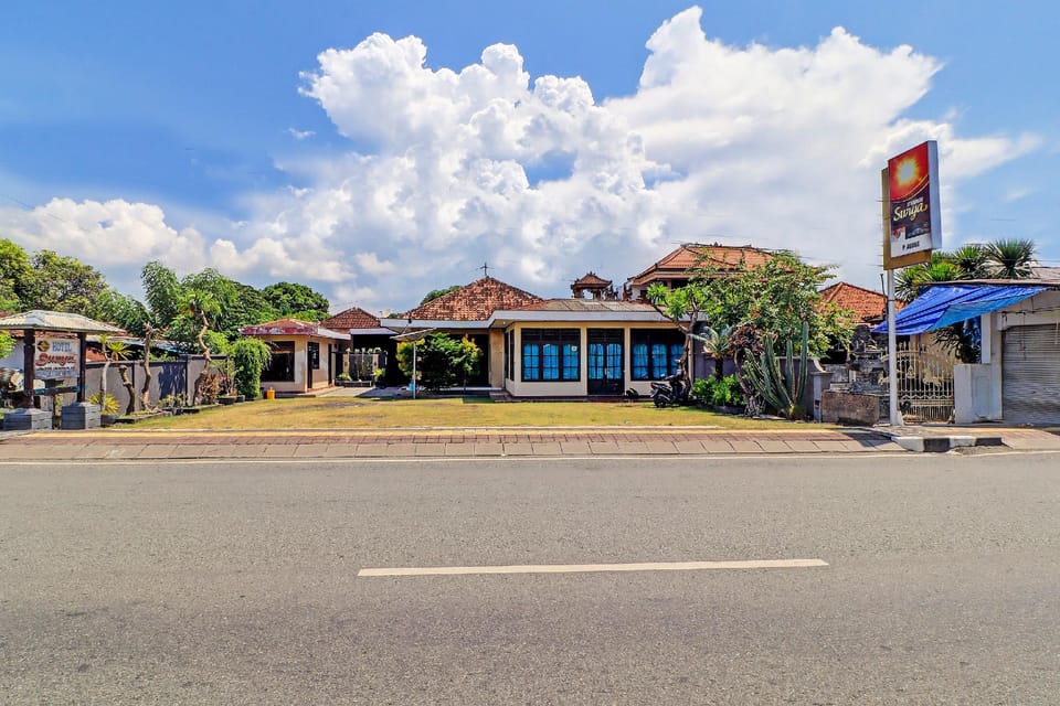 SPOT ON 92028 Hotel Surya Near Pelabuhan Gilimanuk Hotel in Bali